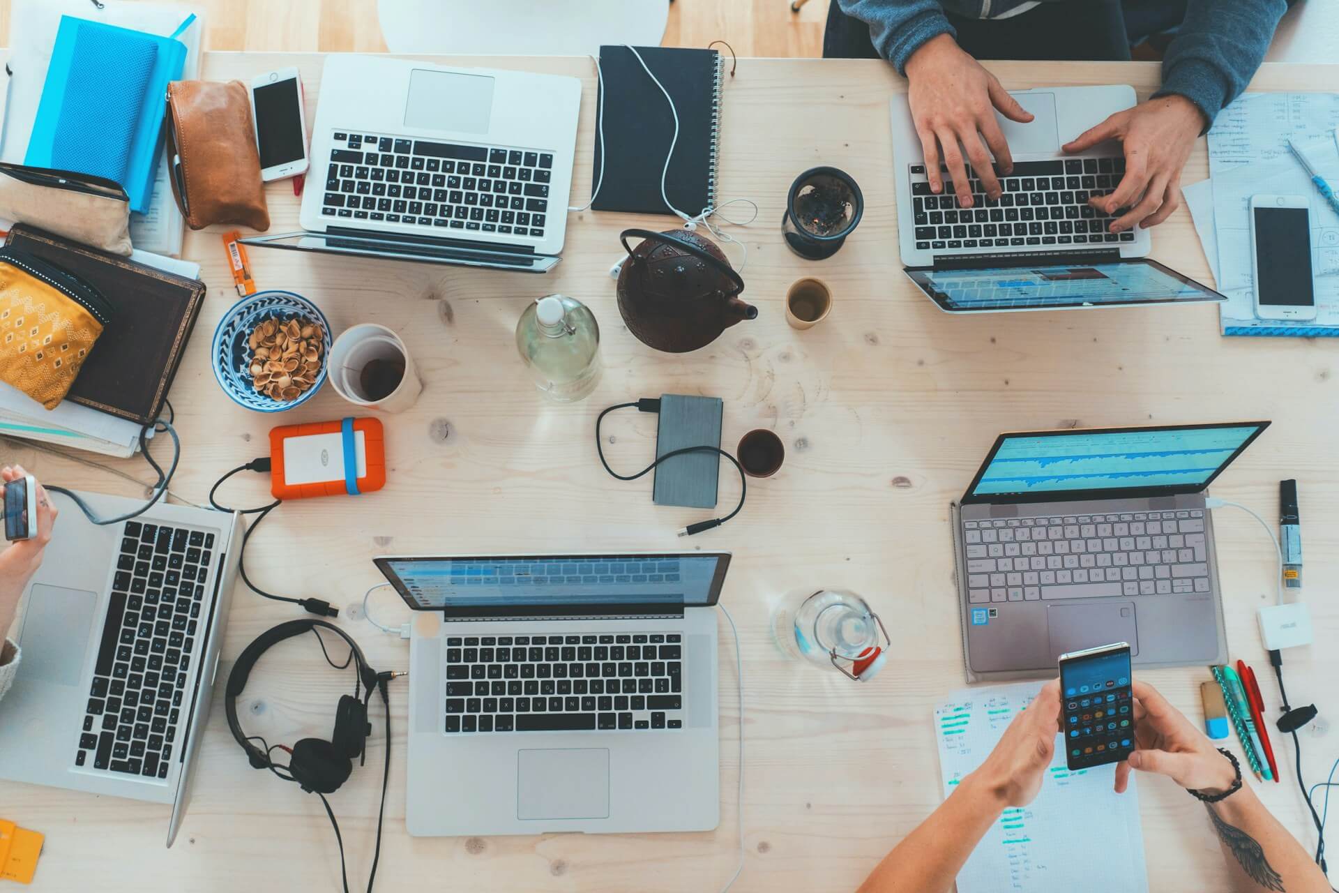 Webbutvecklare som jobbar med WordPress på en webbyrå